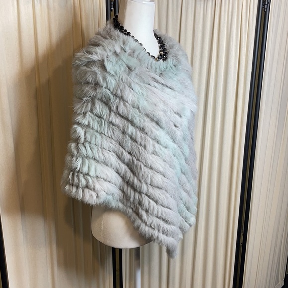 OSFM- FUR GRAY & BLUE FUZZY KINTED PONCHO OR SHRUG - Picture 5 of 11